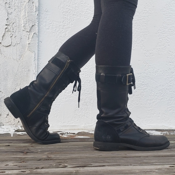 flat lace up leather boots